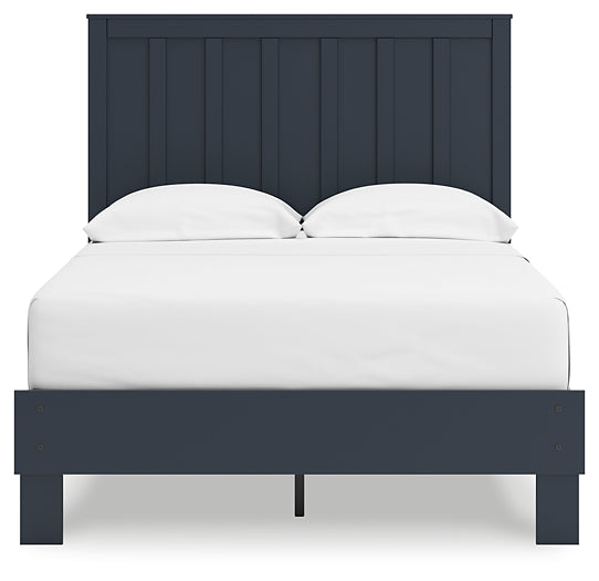 Simmenfort Full Platform Bed