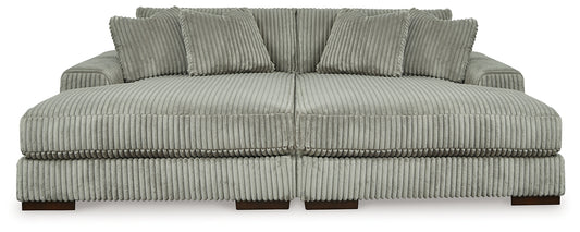 Lindyn Super Chaise